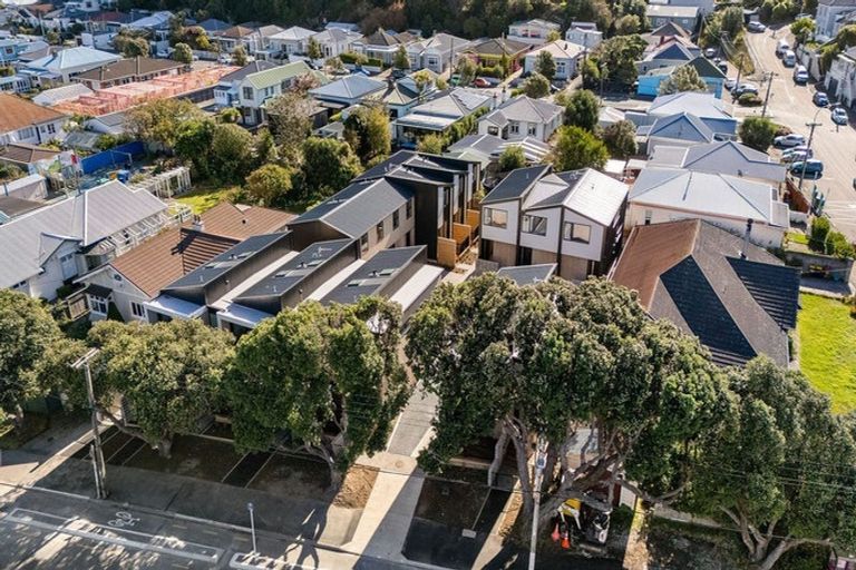 Photo of property in 3/152 The Parade, Island Bay, Wellington, 6023