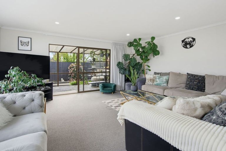 Photo of property in 2/244 Main Road North, Redwood, Christchurch, 8051
