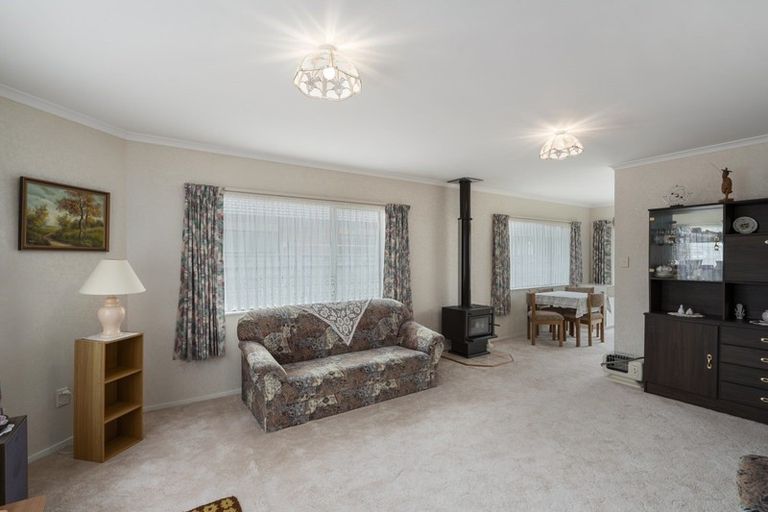 Photo of property in 2/219 Mangorei Road, Merrilands, New Plymouth, 4312