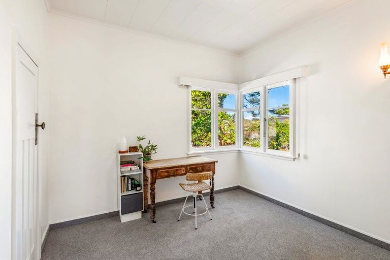 Photo of property in 6 Toi Street, Otaki Beach, Otaki, 5512