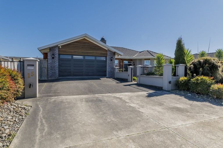Photo of property in 15 Okarito Avenue, Levin, 5510