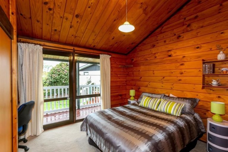 Photo of property in 15 Hickford Place, Okato, 4335