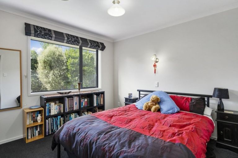 Photo of property in 12 Adrien Way, Awapuni, Palmerston North, 4412