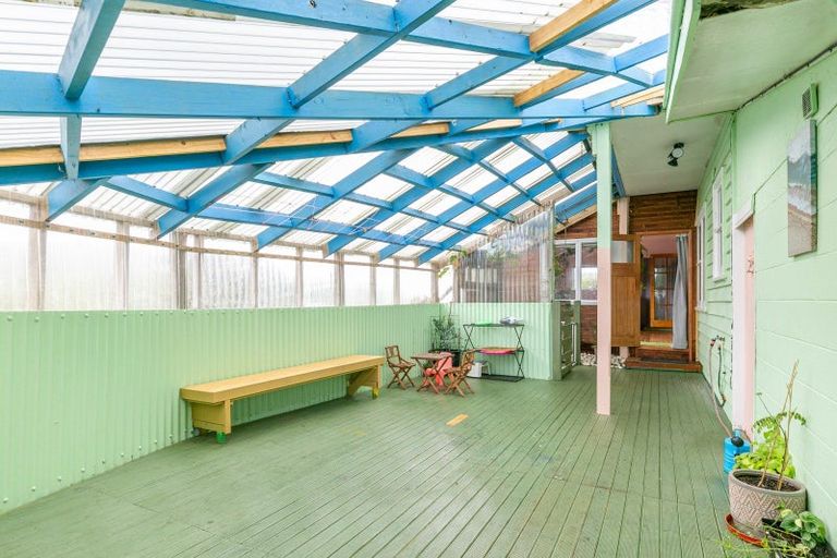 Photo of property in 12 Camrose Grove, Kingston, Wellington, 6021