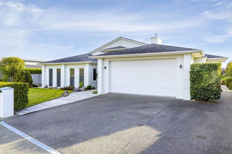 Photo of property in 25 Magnolia Rise, Waipahihi, Taupo, 3330