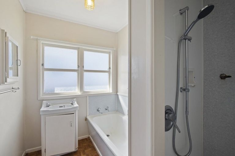 Photo of property in 2/17 Kent Street, Waiuku, 2123
