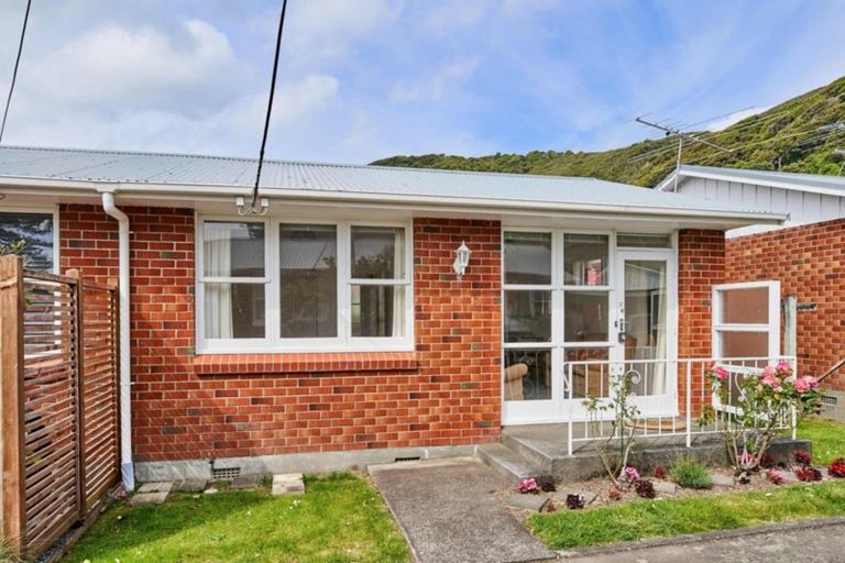 Photo of property in 417 Muritai Road, Eastbourne, Lower Hutt, 5013