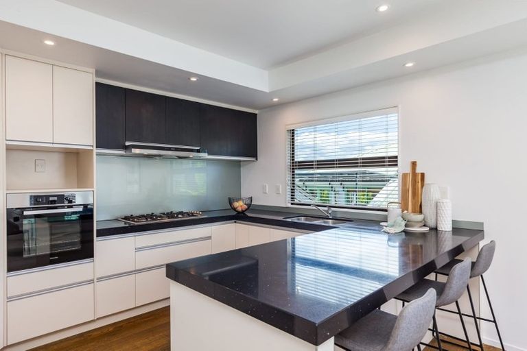 Photo of property in 158b East Coast Road, Forrest Hill, Auckland, 0620