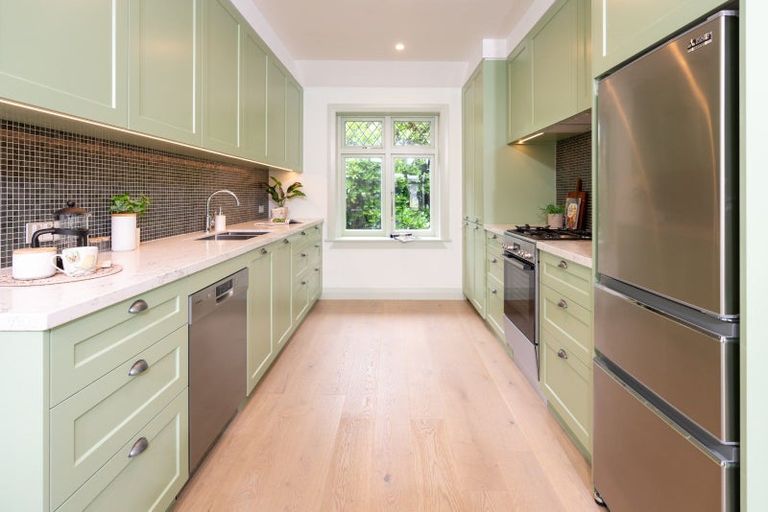 Photo of property in Hamilton Flats, 1/9 Hawker Street, Mount Victoria, Wellington, 6011