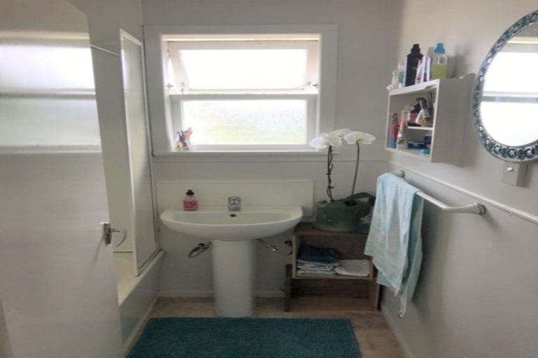 Photo of property in 19 Tairere Crescent, Rosehill, Papakura, 2113