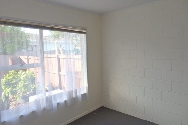 Photo of property in 2/37 York Road, Papatoetoe, Auckland, 2104