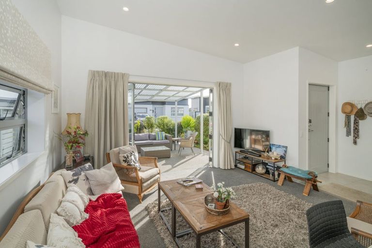 Photo of property in 16 Vanita Drive, Whitianga, 3510