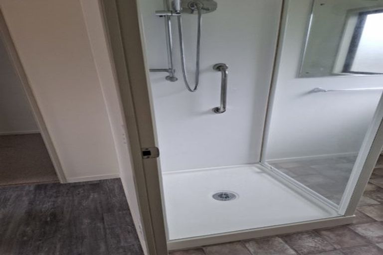 Photo of property in 7a Abel Tasman Avenue, Henderson, Auckland, 0610