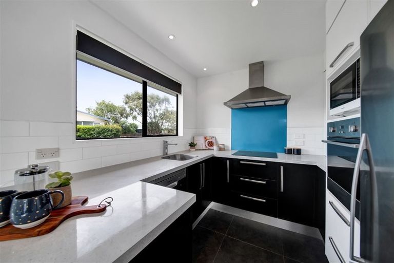 Photo of property in 15 Jade Place, Bell Block, New Plymouth, 4312