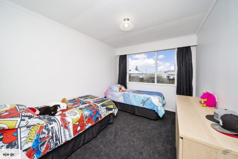 Photo of property in 33 Rosendale Avenue, Spotswood, New Plymouth, 4310