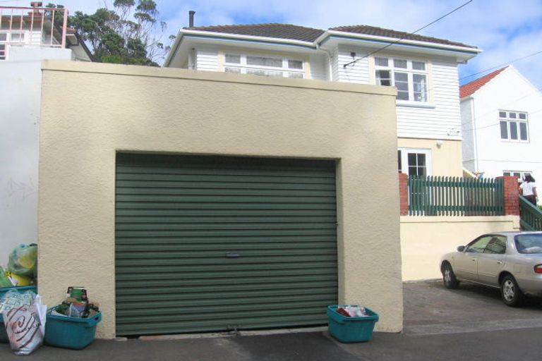 Photo of property in 572 Broadway, Strathmore Park, Wellington, 6022