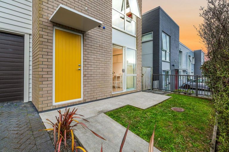 Photo of property in 9 Ambar Ridge Avenue, Massey, Auckland, 0614