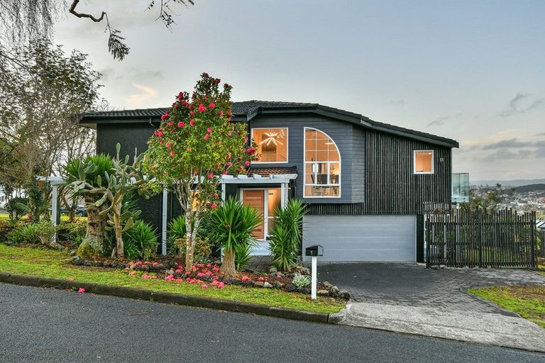 Photo of property in 1 Tremen Place, Pukekohe, 2120