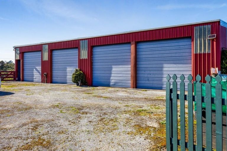 Photo of property in 274 Richmond Road, Lepperton, New Plymouth, 4373