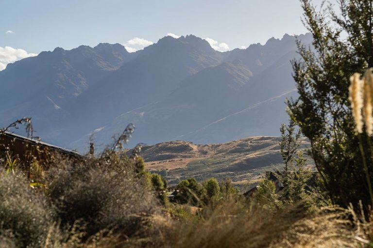 Photo of property in 5 Ellesmere Avenue, Jacks Point, Queenstown, 9371