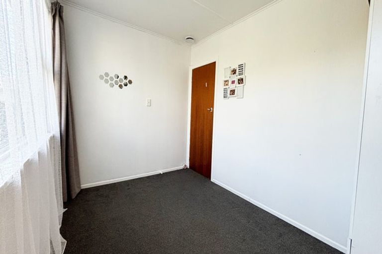 Photo of property in 32 Mark Avenue, Paparangi, Wellington, 6037