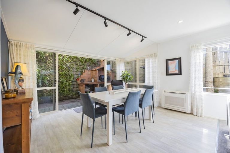 Photo of property in 39 Emlyn Place, Torbay, Auckland, 0630