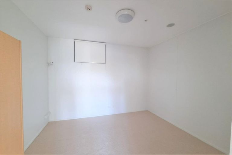 Photo of property in Twin Towers, 302/17 Putney Way, Manukau, Auckland, 2104