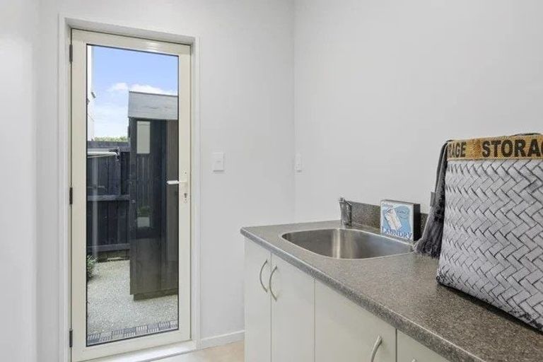 Photo of property in 132 Lake Terrace Road, Burwood, Christchurch, 8061