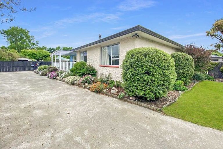 Photo of property in 3 Mckenzie Place, Waikuku Beach, 7402