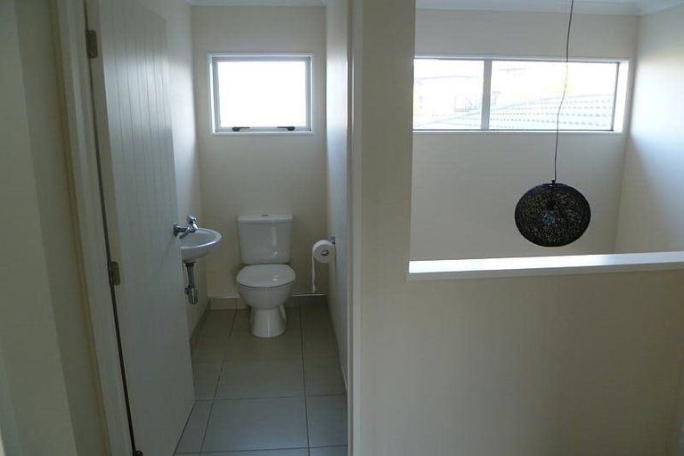 Photo of property in 24 Fairchild Avenue, Goodwood Heights, Auckland, 2105