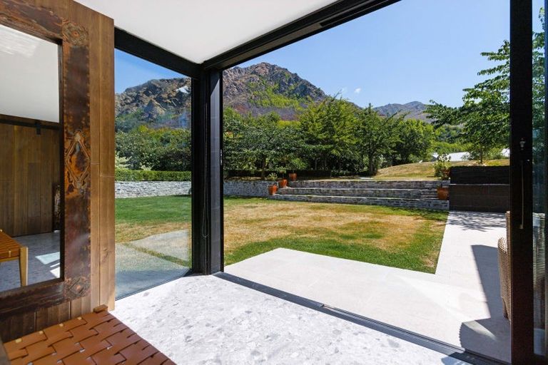 Photo of property in Butel Park, 15 Essex Avenue, Arrowtown, 9302