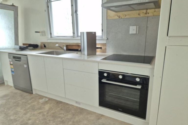 Photo of property in 40 Forest Hill Road, Henderson, Auckland, 0612