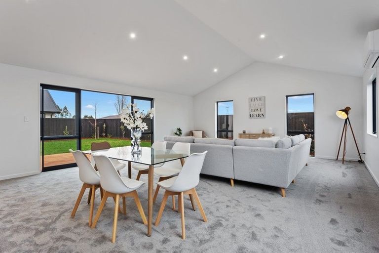 Photo of property in 14 Chatsworth Avenue, Rangiora, 7400