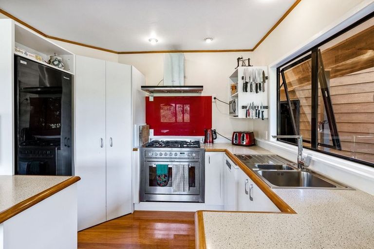 Photo of property in 131a Edmonton Road, Te Atatu South, Auckland, 0610