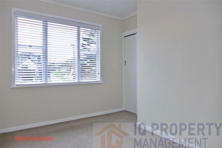 Photo of property in 1/15 East Coast Road, Milford, Auckland, 0620