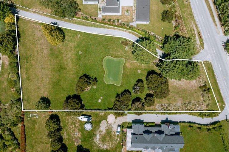 Photo of property in 255 Beacon Point Road, Wanaka, 9305