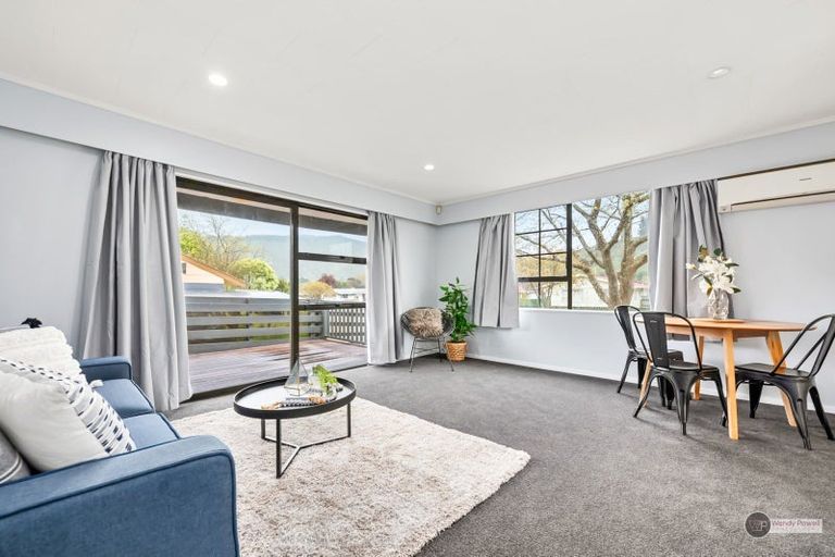 Photo of property in 68a Gemstone Drive, Birchville, Upper Hutt, 5018