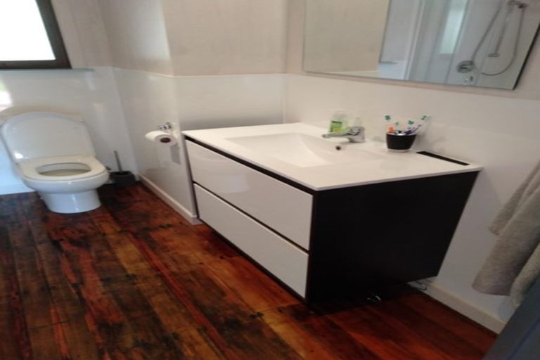 Photo of property in 112 Koutu Road, Kawaha Point, Rotorua, 3010