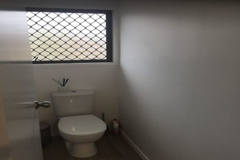 Photo of property in 23 Lane Road, Weymouth, Auckland, 2103