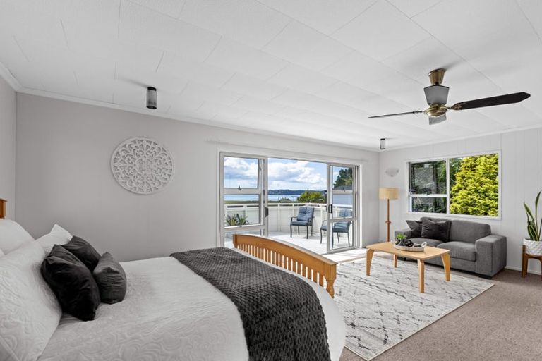 Photo of property in 43 Rewarewa Road, Te Atatu Peninsula, Auckland, 0610