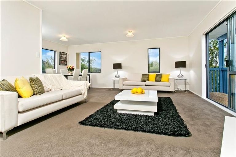 Photo of property in 106 Unsworth Drive, Unsworth Heights, Auckland, 0632