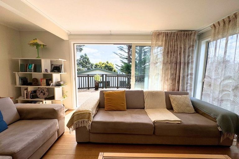 Photo of property in 185 Waimumu Road, Massey, Auckland, 0614