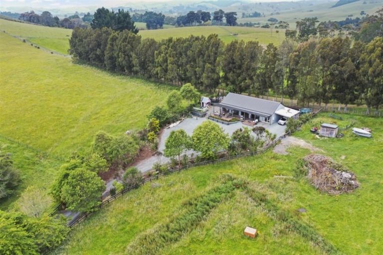 Photo of property in 243 Clevedon Kawakawa Road, Clevedon, Papakura, 2585