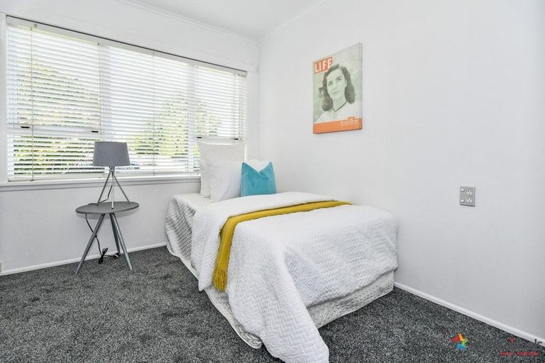 Photo of property in 6 Blanes Road, Weymouth, Auckland, 2103