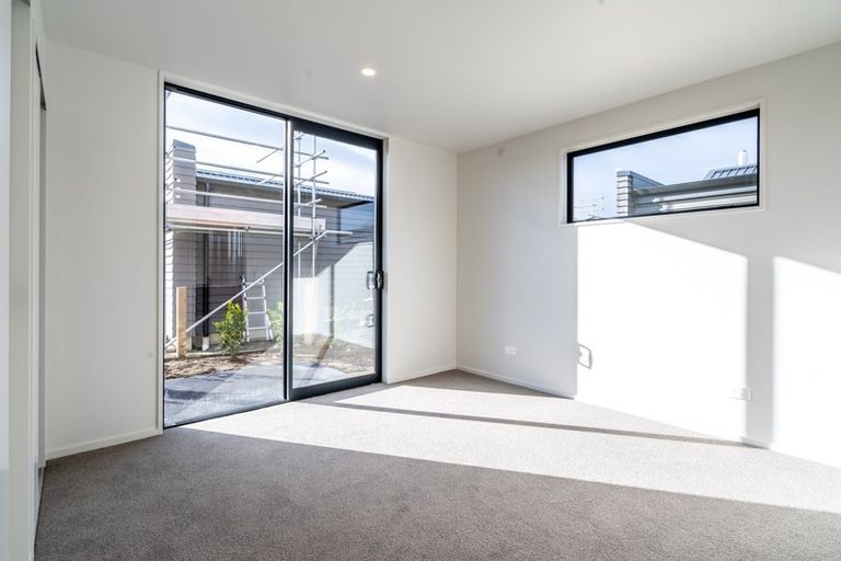 Photo of property in 2 Matakanui Lane, Wanaka, 9305