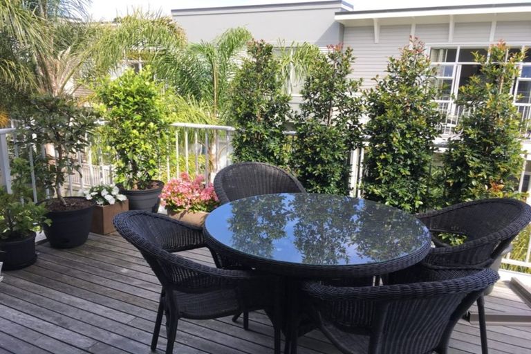Photo of property in 42 Parkside Drive, Orewa, 0931