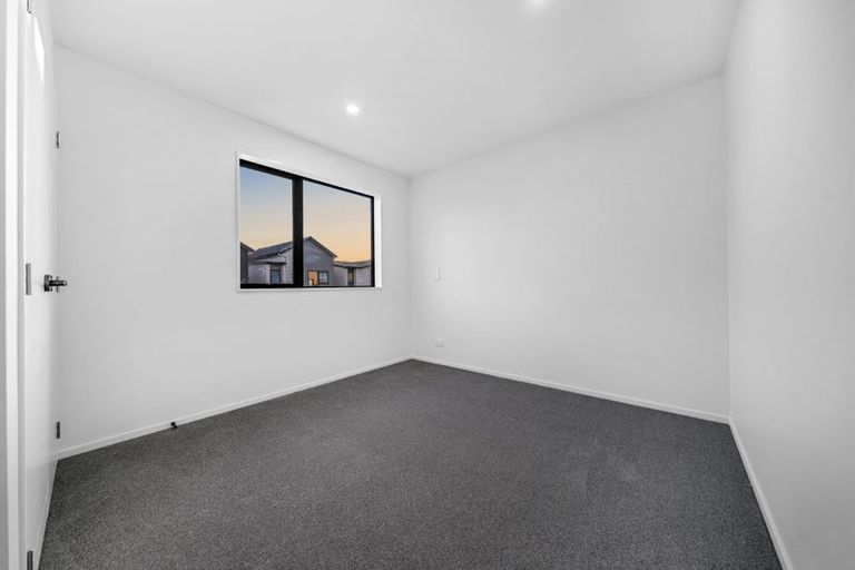 Photo of property in 22 Whare Kauri Road, Papakura, 2110