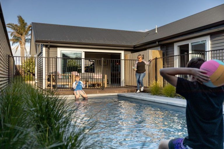 Photo of property in 28 Araroa Place, Papamoa Beach, Papamoa, 3118