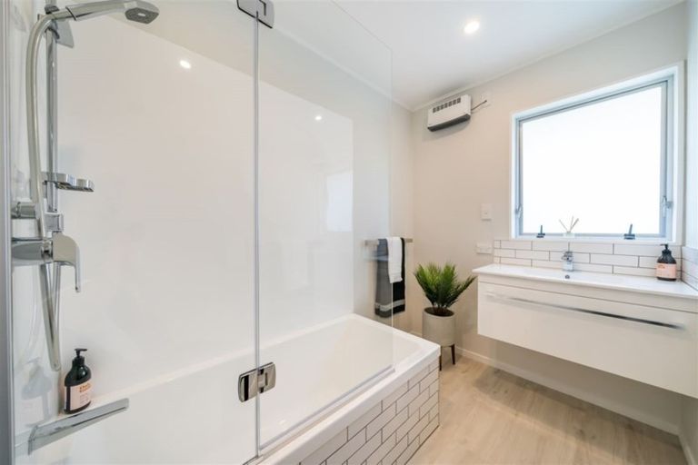 Photo of property in 76 Field Street, Silverstream, Upper Hutt, 5019