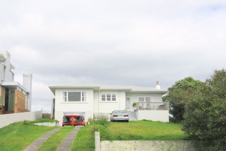 Photo of property in 102 Oceanview Road, Mount Maunganui, 3116